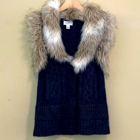 Cable Knit Vest Cabincore Wool Blend Faux Fur Trim Charcoal - Picture 6 of 16